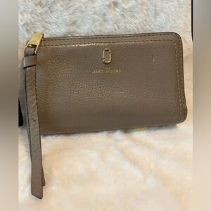 Marc Jacobs Beige Leather Wristlet